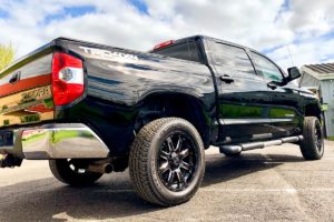 Truck Black Tundra shiny